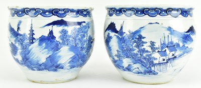 Lot 140 - PAIR OF BLUE AND WHITE JARDINERE PLANTER 清 青花山水人物花盆一对