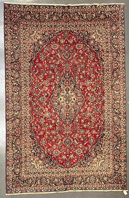 Lot 507 - 20TH CENTURY CENTRAL PERSIAN KASHAN CARPET RUG