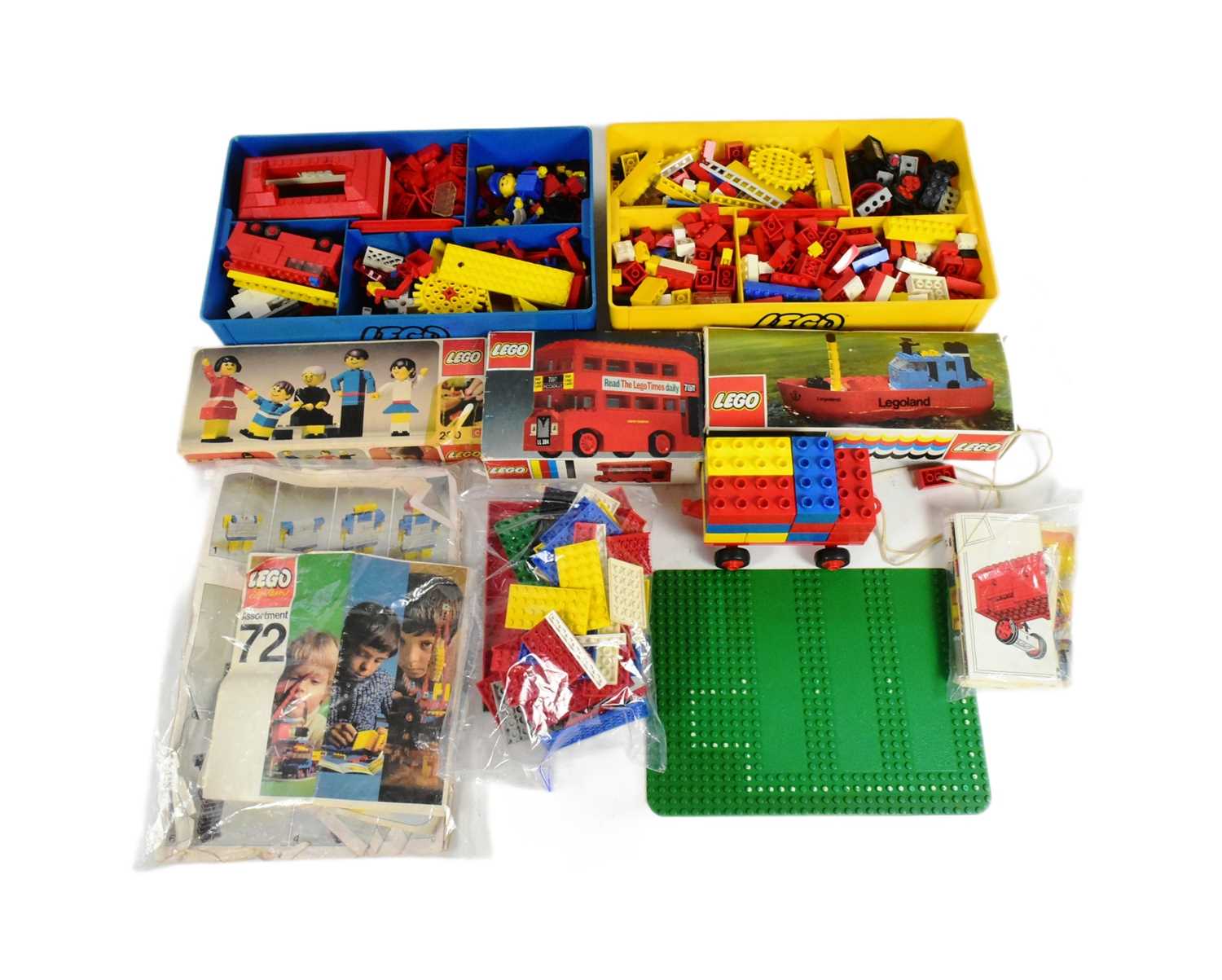 Lot 718 - LEGO - COLLECTION OF VINTAGE LEGO BRICKS & SETS