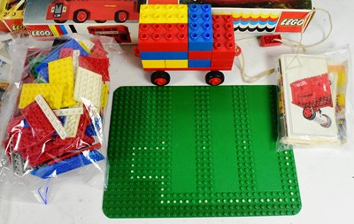 Lot 718 - LEGO - COLLECTION OF VINTAGE LEGO BRICKS & SETS
