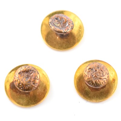 Lot 380 - THREE 15CT GOLD BUTTON STUDS & 9CT GOLD WATCH