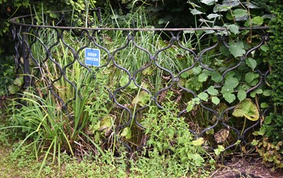 Lot 15 - FORMER BRISTOL ZOO GARDENS - ORIGINAL GORILLA HOUSE RAILINGS GARDEN FEATURE