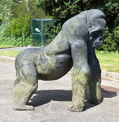 Lot 20 - FORMER BRISTOL ZOO GARDENS - LIFESIZE GORILLA STATUE