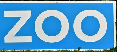 Lot 33 - FORMER BRISTOL ZOO GARDENS - LARGE 'ZOO' DIRECTIONAL SIGN