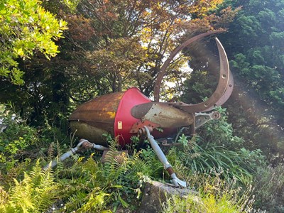 Lot 100 - FORMER BRISTOL ZOO GARDENS - JASON LANE 'BEETLE' LARGE SCULPTURE FROM BUG WORLD