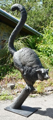 Lot 125 - FORMER BRISTOL ZOO GARDENS - JON BUCK - PANGOLIN EDITIONS - BRONZE LEMUR