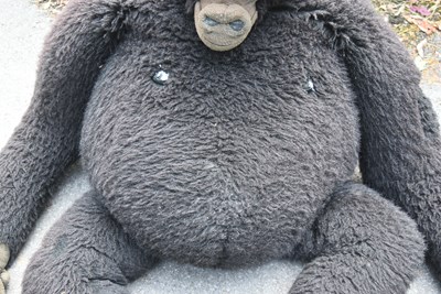Lot 213 - FORMER BRISTOL ZOO GARDENS - LARGE STUFFED MONKEY PLUSH TOY