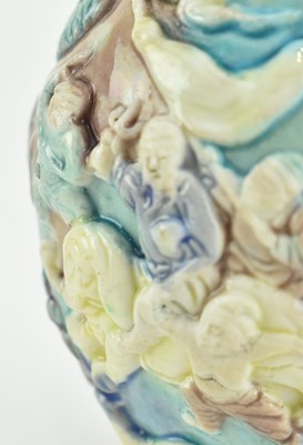 Lot 136 - PORCELAIN RELIEF FIGURINE SNUFF BOTTLE 雕瓷粉彩人物故事鼻烟壶