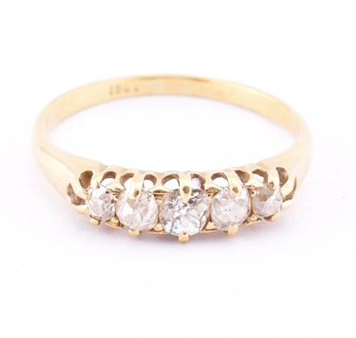 Lot 481 - 18CT GOLD FIVE STONE DIAMOND RING