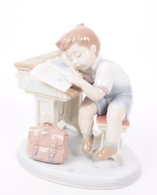 Lot 126 - LLADRO - CONTEMPORARY SPANISH PORCELAIN FIGURE