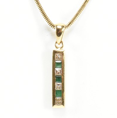 Lot 403 - 18CT GOLD EMERALD & DIAMOND PENDANT NECKLACE