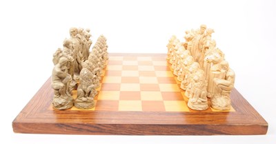 Lot 336 - VINTAGE 20TH CENTURY CHESS SET