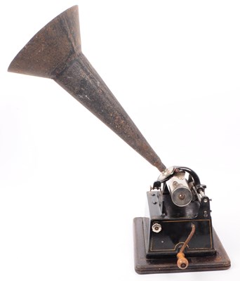 Lot 426 - EDISON GEM PHONOGRAPH - IN ORIGINAL BOX WITH TRUMPET
