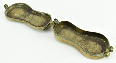 Lot 124 - QING DYNASTY PAKTONG TOBACCO /BETEL-NUT BOX 清 白铜盒烟草槟榔盒