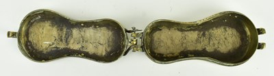 Lot 124 - QING DYNASTY PAKTONG TOBACCO /BETEL-NUT BOX 清 白铜盒烟草槟榔盒
