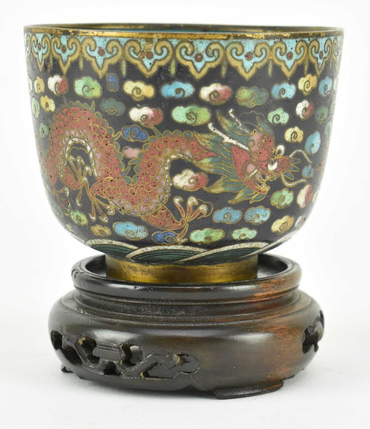 Lot 8 - QING DYNASTY CLOISONNE ENAMELLED CUP 清 铜胎掐丝珐琅茶杯