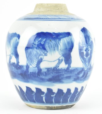 Lot 16 - QING / REPUBLIC ERA BLUE AND WHITE OXEN JAR 清民国 青花五牛罐