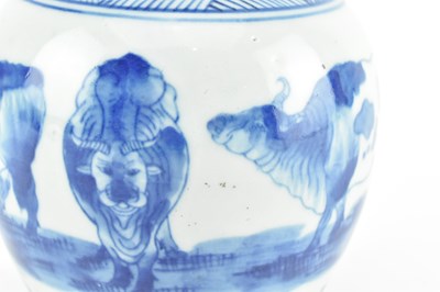 Lot 16 - QING / REPUBLIC ERA BLUE AND WHITE OXEN JAR 清民国 青花五牛罐