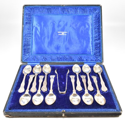 Lot 62 - EDWARDIAN HALLMARKED SILVER 12 PIECE CASED TEASPOONS & SUGAR TONGS SET