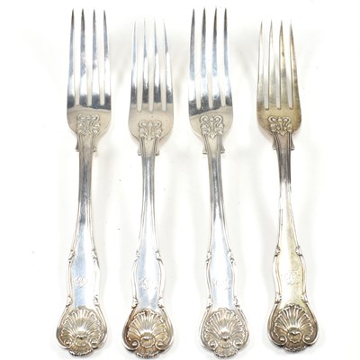 Lot 28 - GEORGE III HALLMARKED SILVER MATCHED SET OF 12 QUEENS PATTERN FORKS