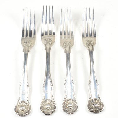 Lot 28 - GEORGE III HALLMARKED SILVER MATCHED SET OF 12 QUEENS PATTERN FORKS