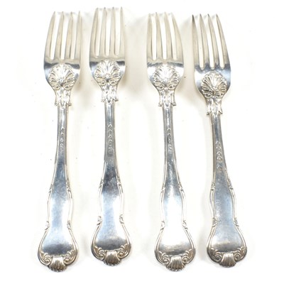 Lot 28 - GEORGE III HALLMARKED SILVER MATCHED SET OF 12 QUEENS PATTERN FORKS