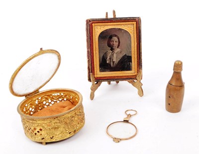 Lot 362 - COLLECTION 19TH CENTURY CURIOS - AMBROTYPE - JEWELLERY CASKET - VESTA