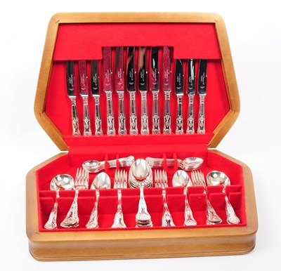 Lot 372 - SMITH & SEYMOUR SILVER PLATE CANTEEN OF CUTLERY