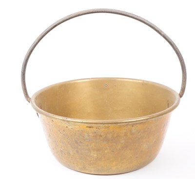 Lot 392 - EARLY 20TH CENTURY BRASS JAM PAN