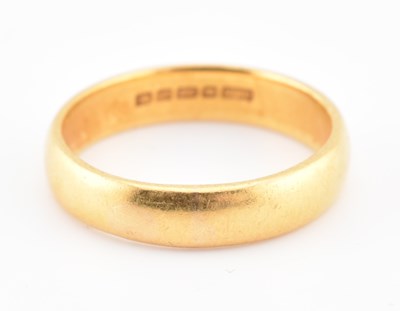 Lot 400 - HALLMARKED 22CT GOLD BAND RING