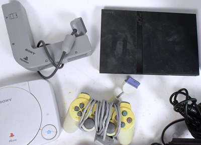 Lot 516 - RETRO GAMING - PLAYSTATION 2 CONSOLE & GAMES