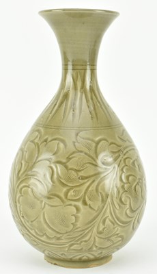 Lot 36 - SONG YAOZHOU KILN YUHUCHUAN VASE 耀州窑玉壶春瓶