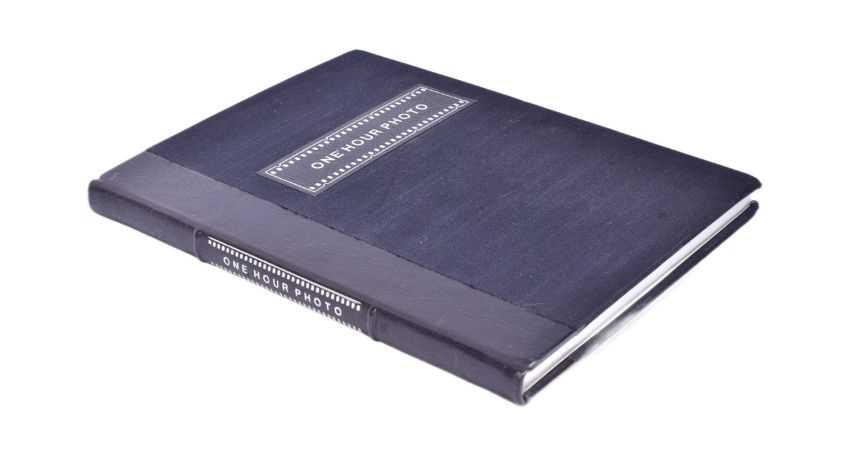 Lot 130 - ONE HOUR PHOTO (2002) - ROBIN WILLIAMS SIGNED & BOUND SCREENPLAY