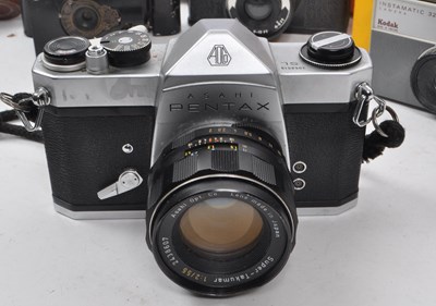 Lot 205 - LARGE COLLECTION OF VINTAGE CAMERAS, INCLUDING BINOCULARS