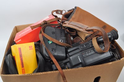 Lot 205 - LARGE COLLECTION OF VINTAGE CAMERAS, INCLUDING BINOCULARS