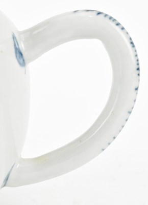 Lot 132 - QING DYNASTY 18TH CENTURY FAMILLE ROSE TEA POT 清 青花加彩茶壶