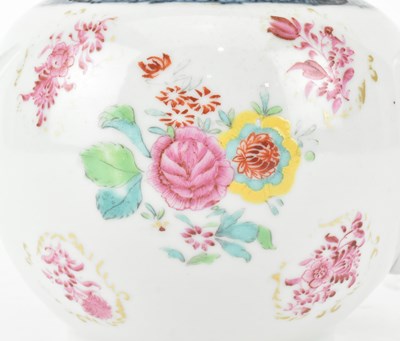 Lot 132 - QING DYNASTY 18TH CENTURY FAMILLE ROSE TEA POT 清 青花加彩茶壶