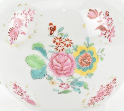 Lot 132 - QING DYNASTY 18TH CENTURY FAMILLE ROSE TEA POT 清 青花加彩茶壶