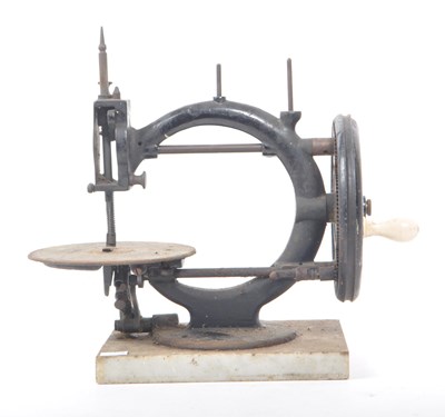 Lot 206 - VINTAGE 19TH CENTURY CAST IRON SEWING MACHINE