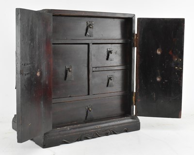 Lot 122 - QING HARDWOOD FIVE-DRWAERS TABLE TOP CABINET 清 杉木桌柜