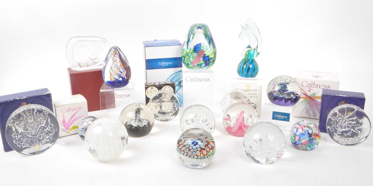 Lot 27 - LARGE COLLECTION OF GLASS PAPERWEIGHTS