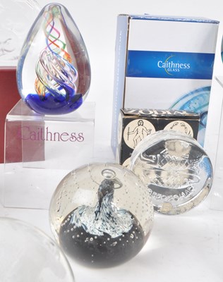 Lot 27 - LARGE COLLECTION OF GLASS PAPERWEIGHTS