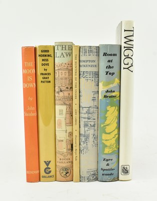 Lot 207 - MODERN FIRST & EARLY EDITIONS. COLLECTION OF 20TH CENTURY WORKS IN DW