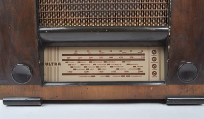 Lot 234 - CORAL - MID CENTURY CLOCK & RADIO
