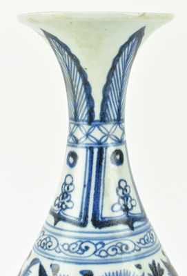 Lot 60 - MING BLUE AND WHITE YUHUCHUN VASE 青花鱼藻纹玉壶春瓶