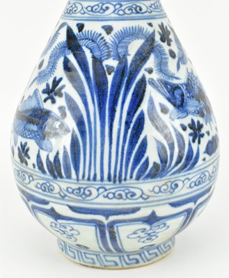 Lot 60 - MING BLUE AND WHITE YUHUCHUN VASE 青花鱼藻纹玉壶春瓶