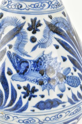 Lot 60 - MING BLUE AND WHITE YUHUCHUN VASE 青花鱼藻纹玉壶春瓶