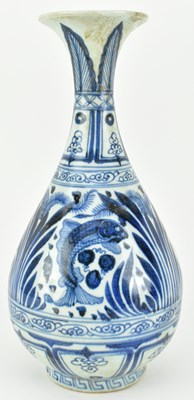 Lot 60 - MING BLUE AND WHITE YUHUCHUN VASE 青花鱼藻纹玉壶春瓶