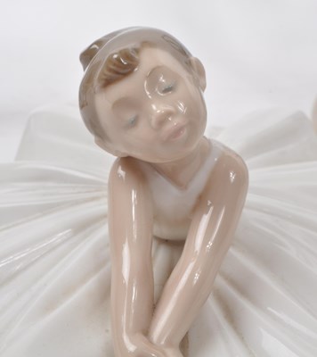 Lot 36 - NAO - LLADRO - THREE CONTEMPORARY PORCELAIN DANCER FIGURINES