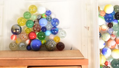 Lot 300 - MARBLES - EXTENSIVE COLLECTION OF 20TH CENTURY MARBLES